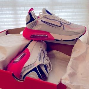 Women’s Nike Air Max 90